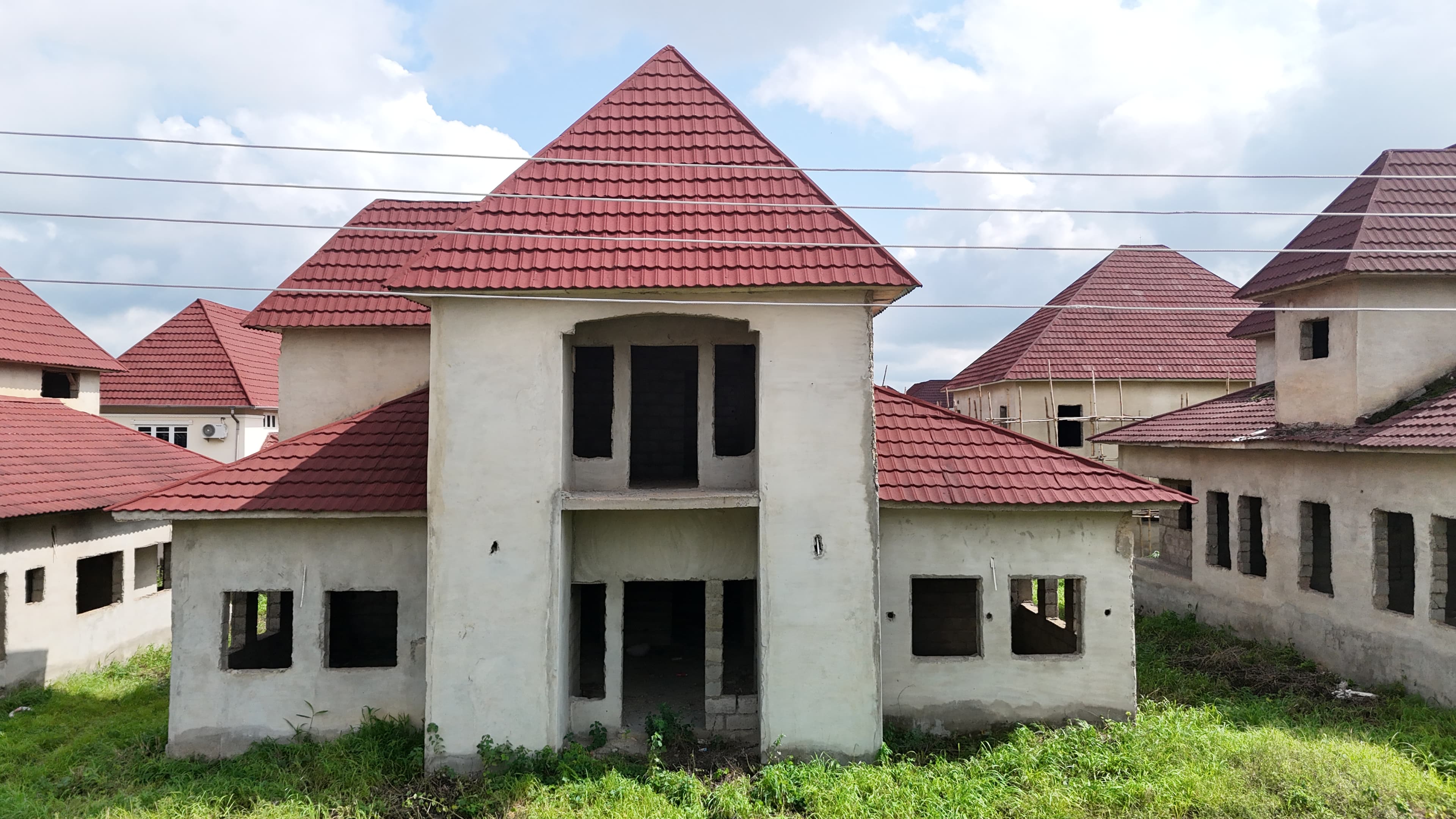 3 Bedroom Duplex & Penthouse + detached 2 Rm BQ